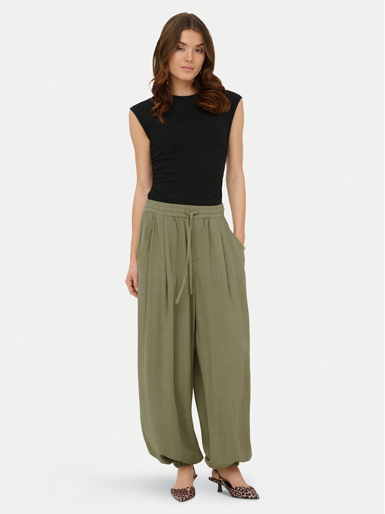 ONLY ONLY Pantaloni din material Siesta 15373197 Kaki Regular Fit