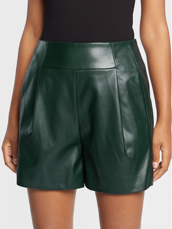 Bruuns Bazaar Kratke hlače iz umetnega usnja Nadia BBW3074 Zelena Regular Fit
