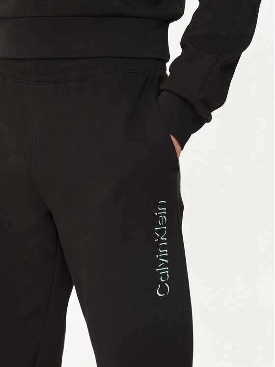 Calvin Klein Calvin Klein Donji dio trenerke Shadow Embosed Logo K10K113097 Crna Regular Fit