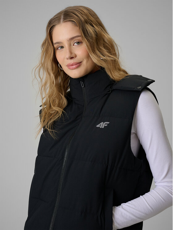 4F 4F Športová vesta ESSENTIAL 3 Čierna Loose Fit