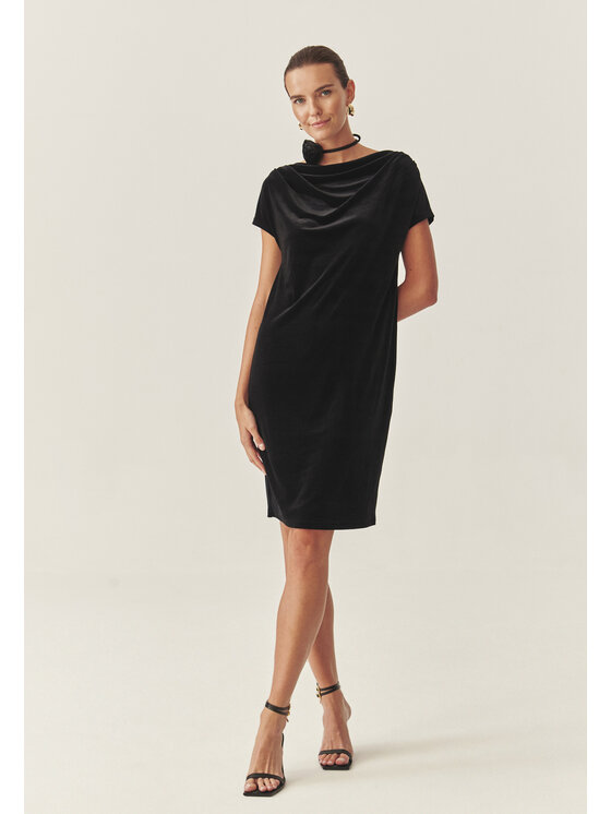 TATUUM Tatuum Sukienka dzianinowa MIRATI Czarny Classic Fit