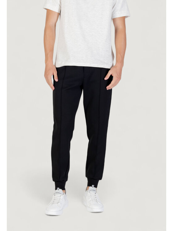 Antony Morato Antony Morato Pantaloni da tuta CARROT FIT WITH LOGOED METAL BADGE Nero Carrot Fit