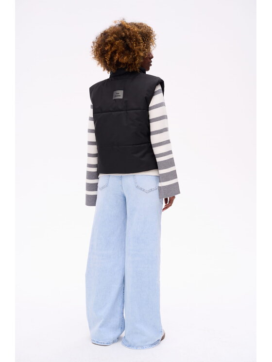 blue shadow blue shadow Kamizelka Andromeda Czarny Regular Fit