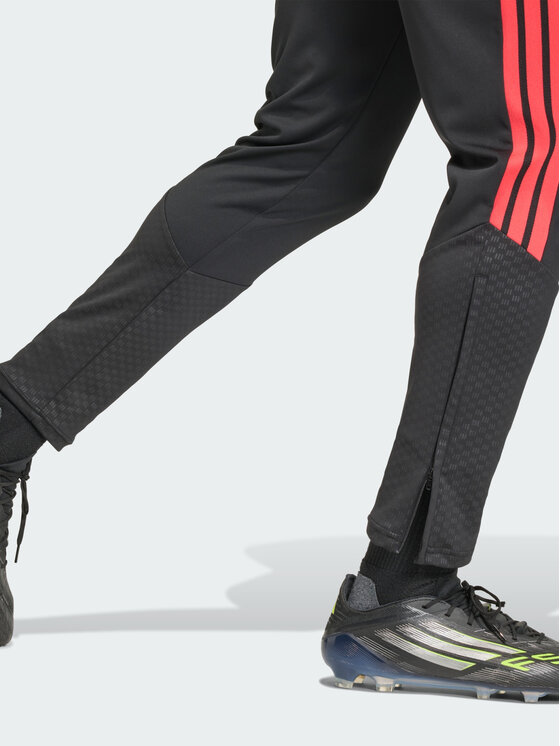 adidas adidas Spodnie dresowe 158840 Czarny Slim Fit
