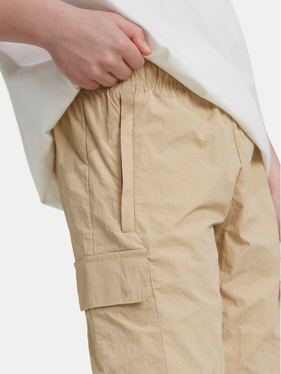 adidas adidas Pantaloncini sportivi IX7598 Beige Regular Fit