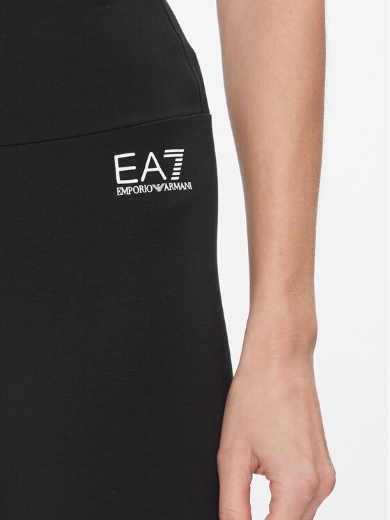 EA7 Emporio Armani EA7 Emporio Armani Sportske kratke hlače 3DTS53 TJ01Z 1200 Crna Regular Fit