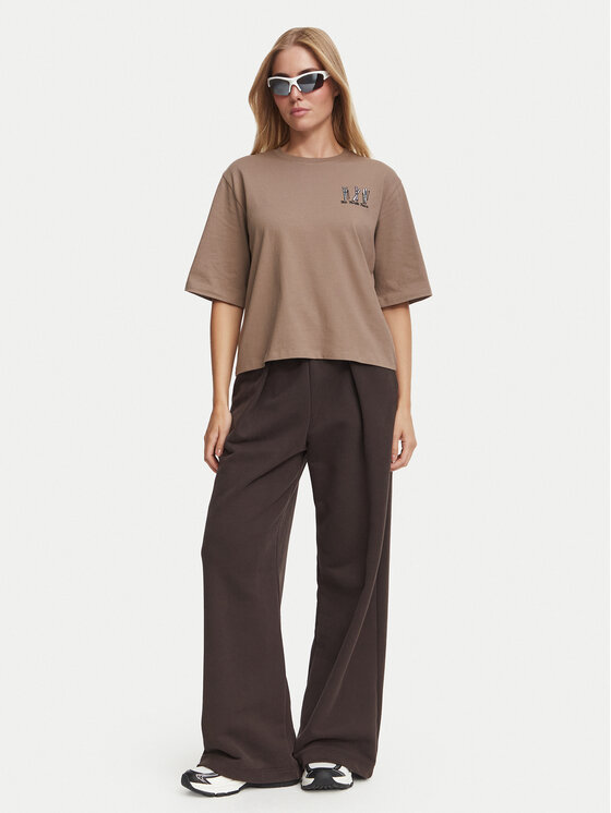 The North Face The North Face T-Shirt NF0A8JAP Dunkelbeige Boxy Fit