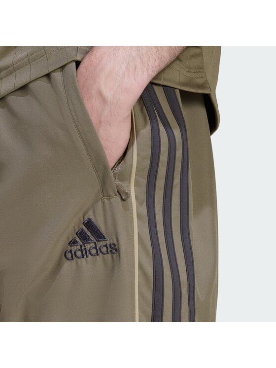 adidas adidas Donji dio trenerke adicolor Teamgeist KD5865 Kaki Loose Fit