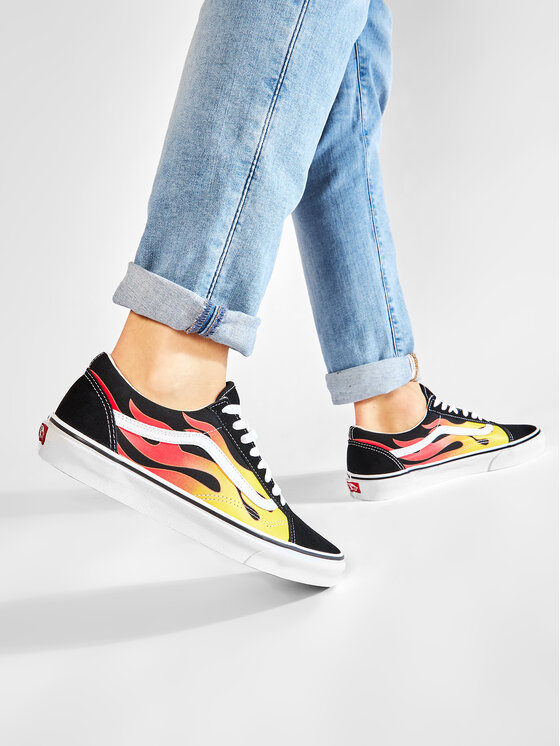 Vans old skool kaina 2025