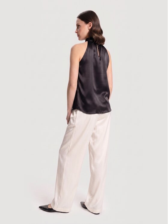 Cat&Cat Cat&Cat Top jedwabny z dekoltem typu halter Černá Regular Fit