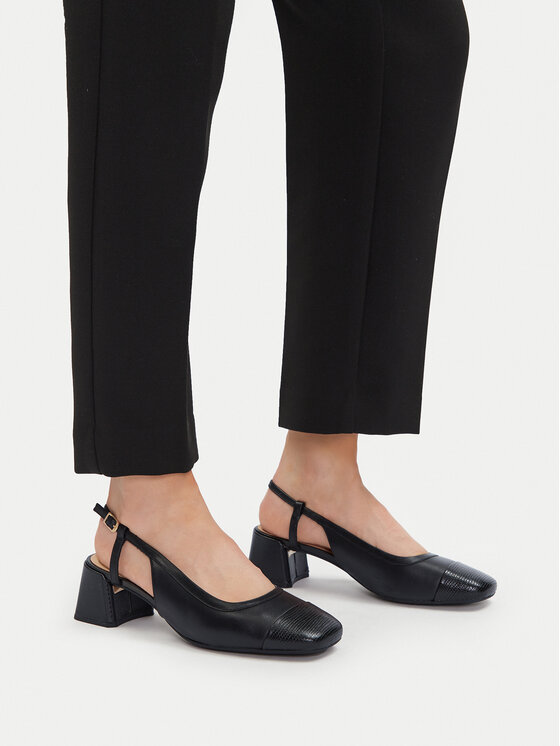 Clarks Clarks Sandali Nyta45 Sling 26181320 Nero