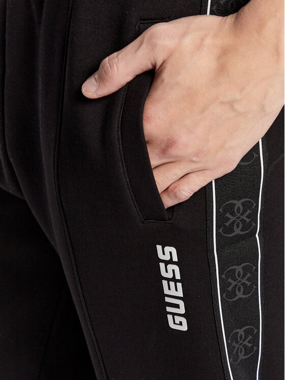 Guess Guess Долнище анцуг Mickey Z2YB09 KB3P2 Черен Regular Fit