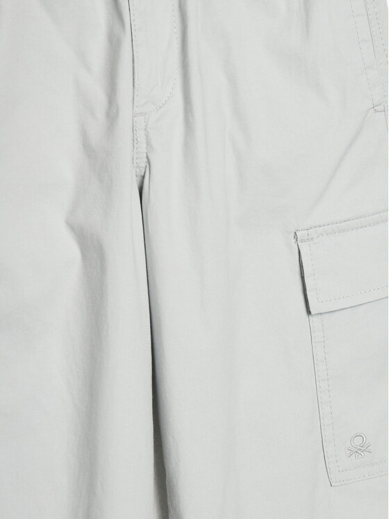 United Colors Of Benetton United Colors Of Benetton Hlače iz tkanine 4L2VCF04I Siva Straight Fit