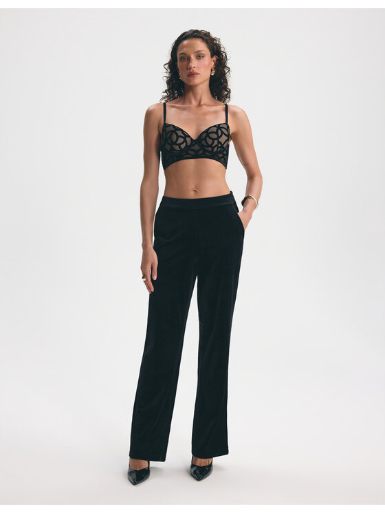 Esotiq Esotiq Spodnie materiałowe 46254 Czarny Regular Fit