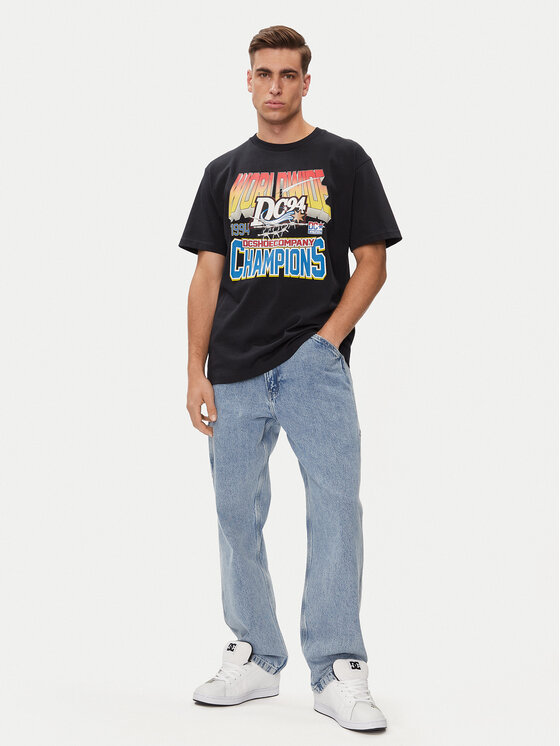 DC DC T-shirt 94 Champs Hss ADYZT05343 Crna Regular Fit