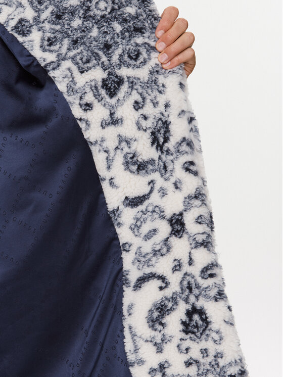 Guess Guess Futro W3BL55 WFSH2 Biały Regular Fit