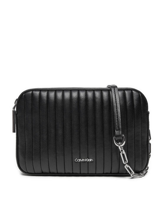 Calvin Klein Torbica Mini Line Quilt Camera Bag K60K613078 Crna