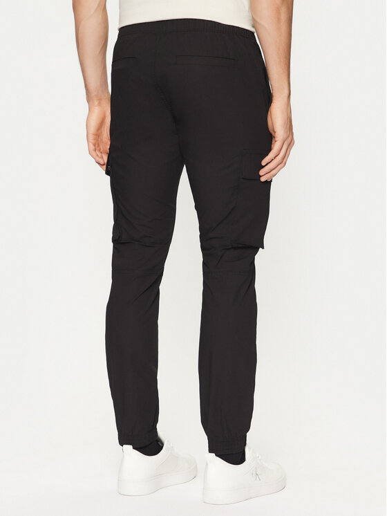 Calvin Klein Jeans Joggers Skinny Cargo J30J327614 Schwarz Skinny Fit Modivo