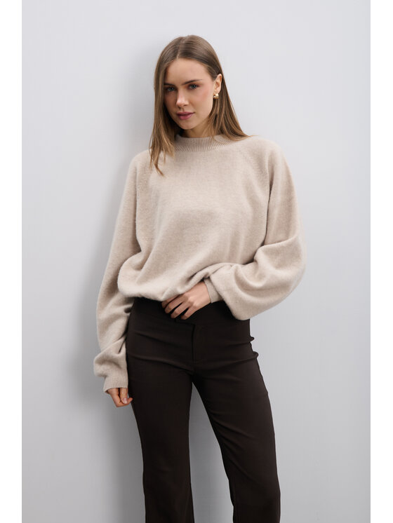 Fobya Fobya Sweter F2082 Beżowy Basic Fit