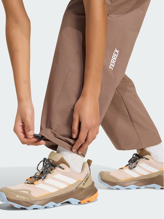 adidas adidas Spodnie outdoor 163069 Brązowy Loose Fit