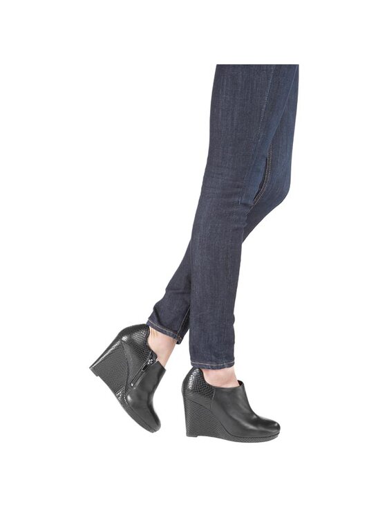 Clarks comet ice online