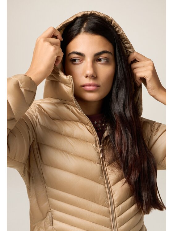 Oltre Oltre Giubbotto piumino F611R101471N002 Écru Slim Fit