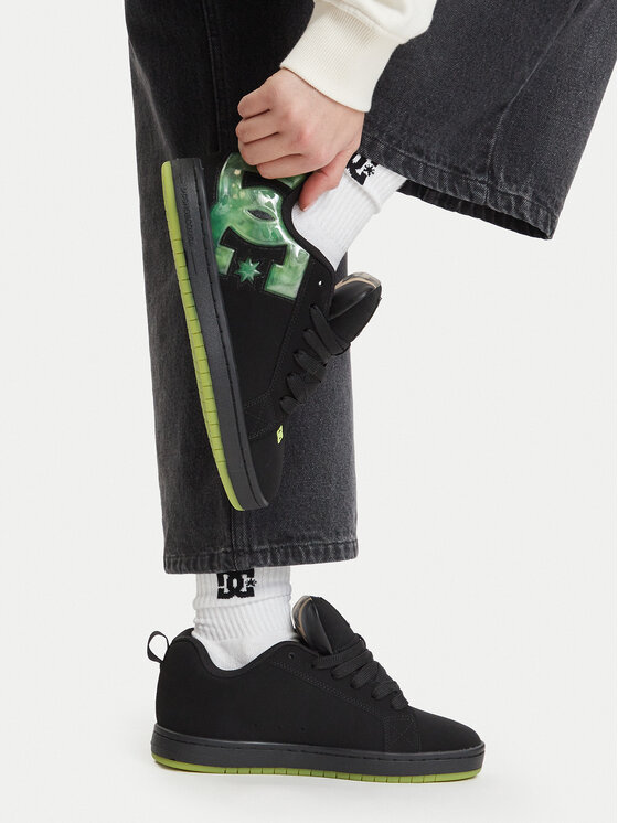 DC Shoes DC Shoes Sneakersy EO-COURT GRAFFIK JUMANJI DC06528001 W Čierna