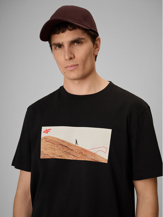 4F 4F T-Shirt LIMITLESS DESERT Czarny Relaxed Fit