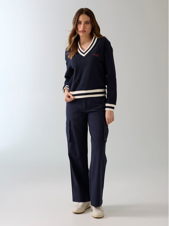 Guess Guess Bluza 182482 Niebieski jasny Classic Fit
