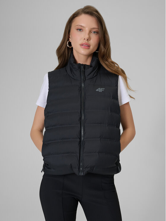 4F 4F Kamizelka EVERYDAY ACTIVE Czarny Regular Fit