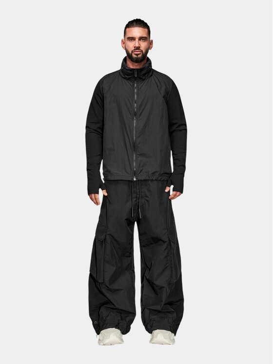 MADE BY SOCIETY MADE BY SOCIETY Spodnie materiałowe KARMA TRACE - P17826 Czarny Basic Fit
