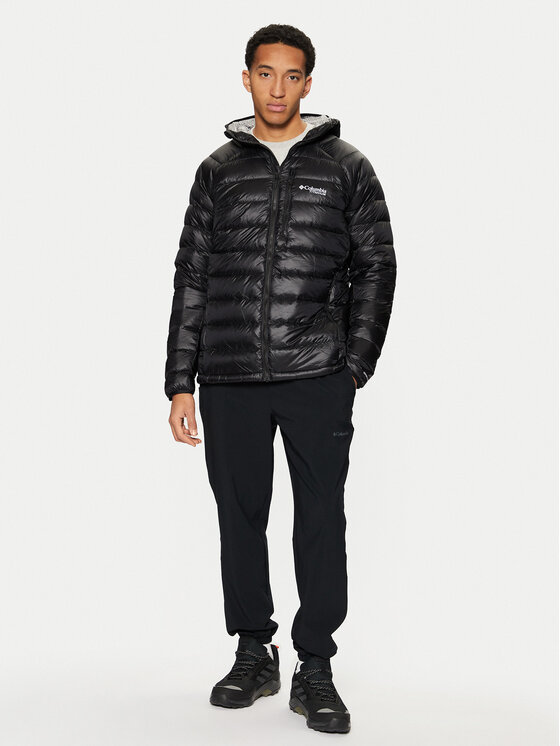 Columbia Columbia Puhovka Arctic Crest™ 2088774 Črna Slim Fit