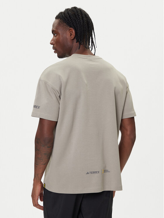 adidas adidas Marškinėliai National Geographic KC2350 Smėlio Loose Fit