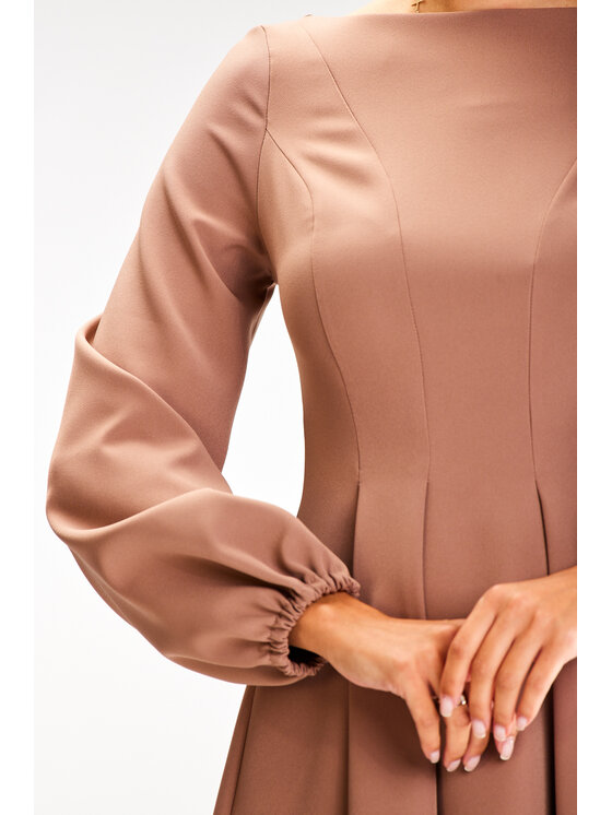 Awama Awama Sukienka codzienna A595 Brązowy Basic Fit