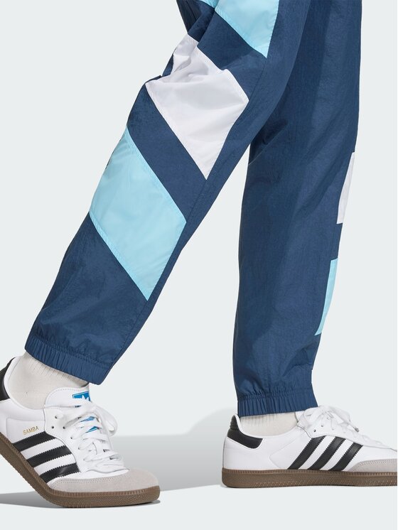 adidas adidas Spodnie dresowe 170135 Niebieski jasny Regular Fit