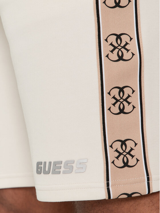 Guess Guess Szorty materiałowe Mickey Z4RD04 KB3P2 Écru Regular Fit
