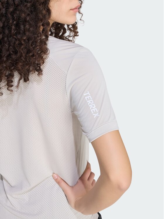 adidas adidas Koszulka techniczna 159151 Beżowy Regular Fit