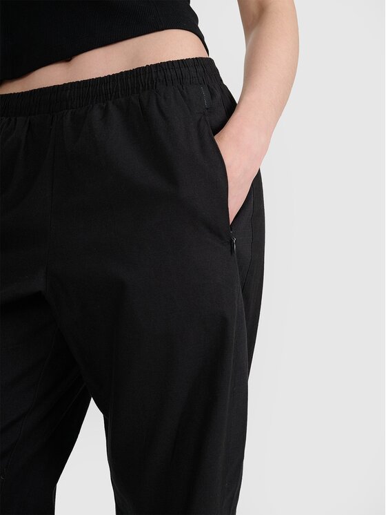 4F 4F Kalhoty z materiálu 4FRSS25TTROF1448-20S Černá Relaxed Fit