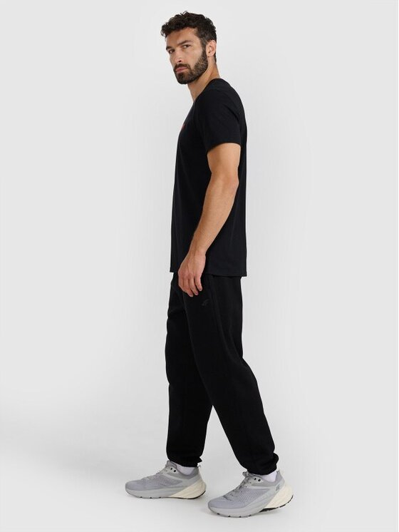 4F 4F Teplákové nohavice 4FWMM00TTROM1140-20S Čierna Regular Fit