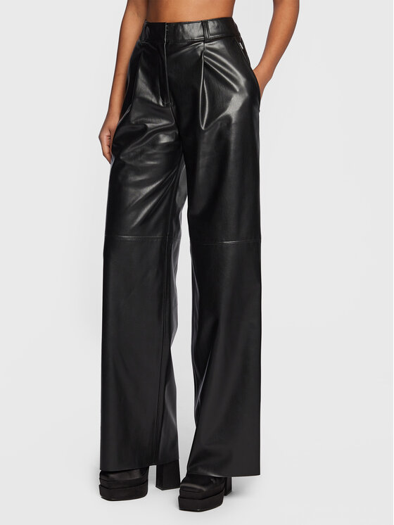 Hugo Pantaloni din imitație de piele Herede-1 50475796 Negru Relaxed Fit