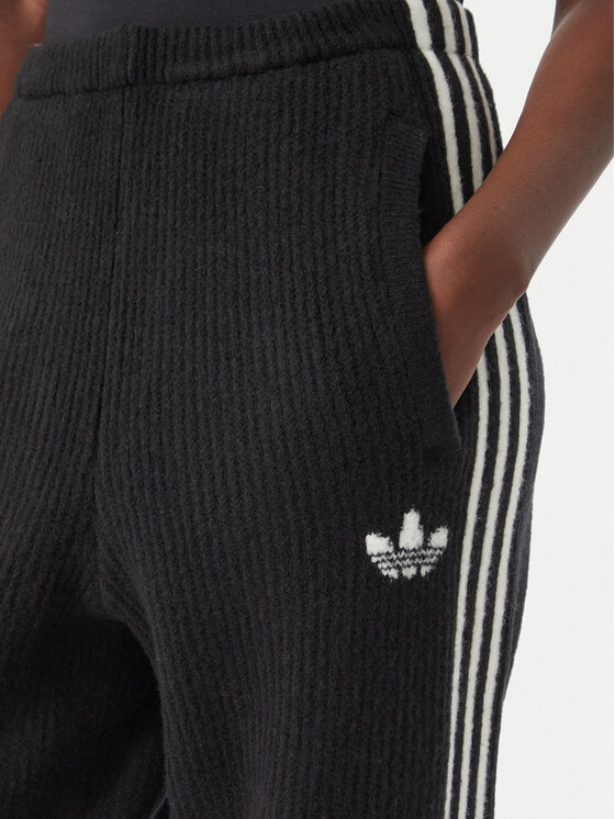 adidas adidas Pantaloni da tuta Adiluna Season 2 X Jennie Knitted Loose Joggers LD8918 Nero Relaxed Fit