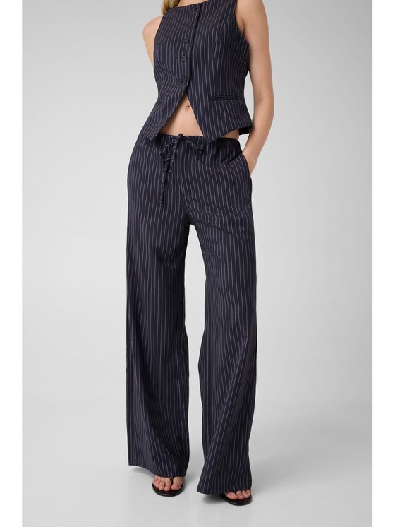 Guess Guess Spodnie materiałowe 183483 Niebieski Slim Fit