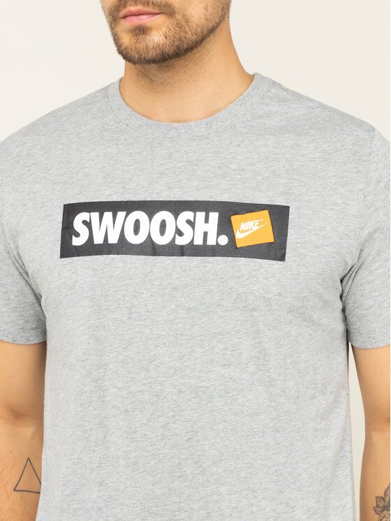 Nike Nike T-Shirt Nsw Swoosh AR5027 Grau Standard Fit