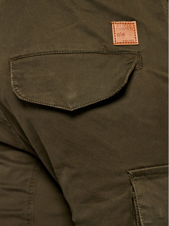 Alpha Industries Alpha Industries Jogging hlače Airman 188201 Zelena Tapered Fit
