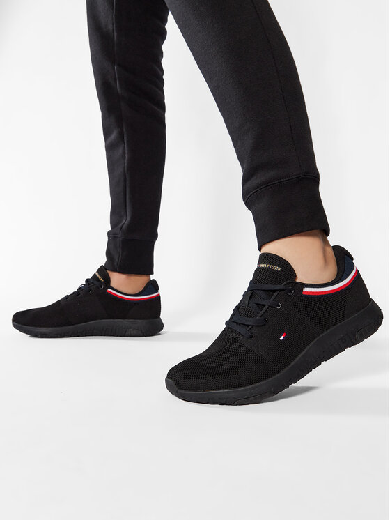 tommy hilfiger lightweight runner collar