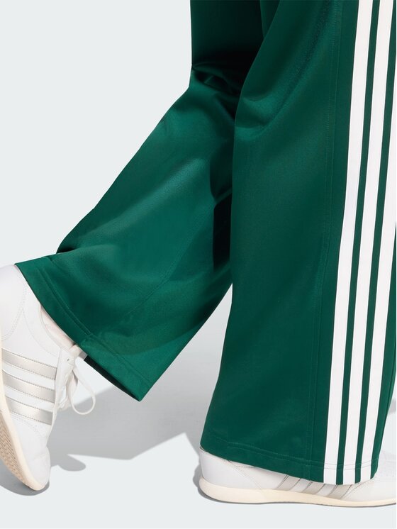 adidas adidas Spodnie dresowe 167669 Zielony Regular Fit