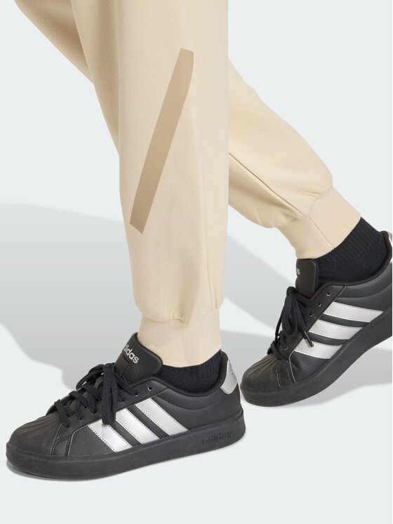 adidas adidas Spodnie dresowe 136891 Beżowy Regular Fit
