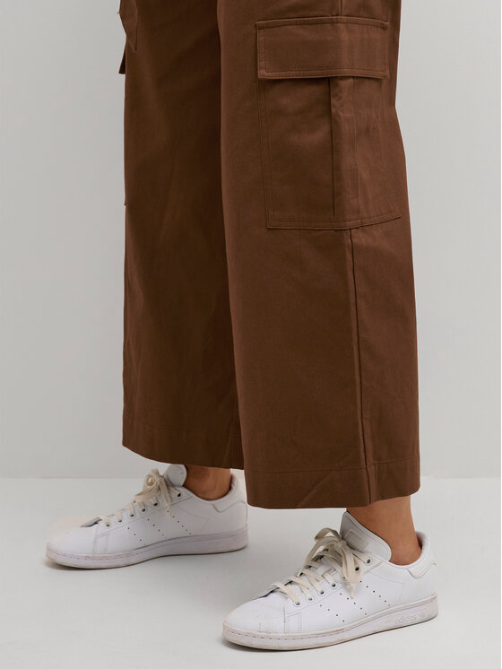 Kaffe Kaffe Pantaloni din material Jumper 10507581 Maro Regular Fit