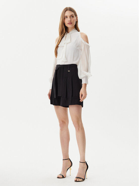 Artigli Artigli Szorty materiałowe ACSH001805 Czarny Regular Fit