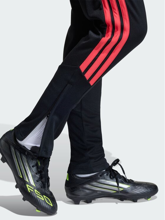 adidas adidas Spodnie dresowe Tiro26 League Training Czarny Slim Fit
